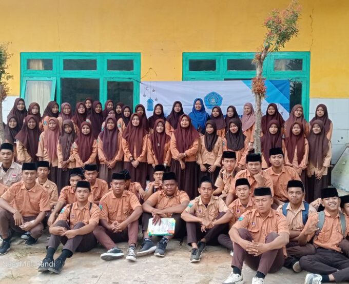Pelatihan Master of Ceremony di Mimbar Akademik: Membangun Kepercayaan Diri dan Profesionalisme Siswa