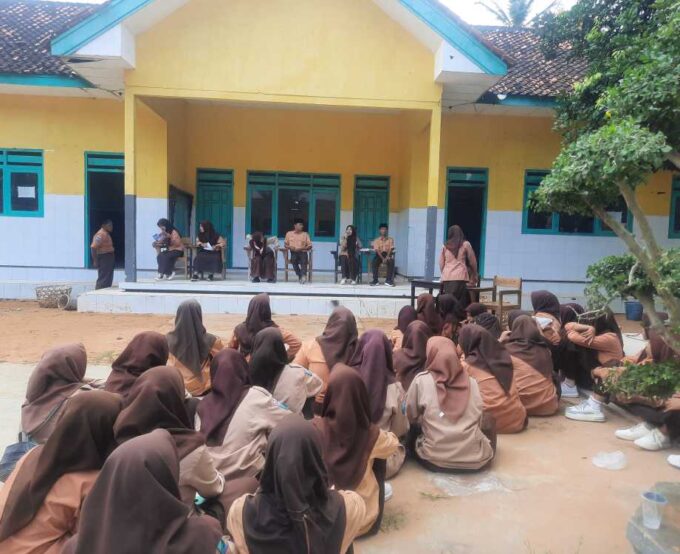 Gairahkan Demokrasi di Lingkungan Madrasah, OSIM MA Nasy-Mut Gelar Debat Terbuka