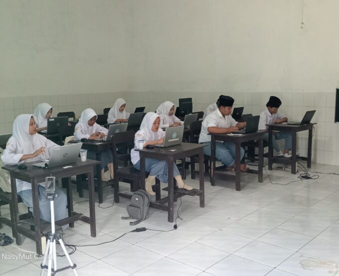 MA Nasy-atul Muta’allimin Laksanakan TKA Gelombang Pertama dengan Lancar