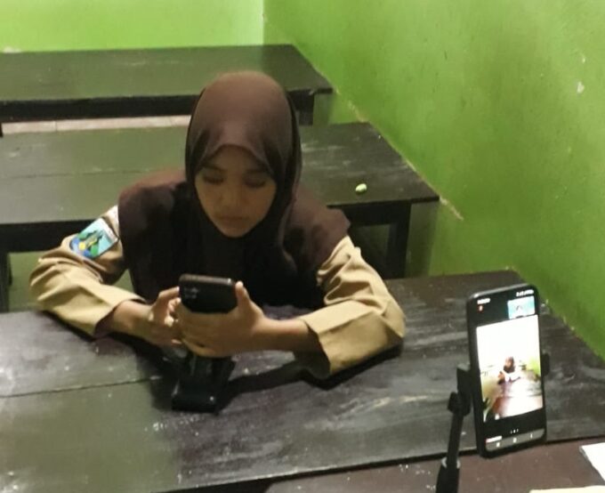 Kaisi, Siswa MA Nasymut, Raih Juara Nasional Olimpiade Bahasa Inggris