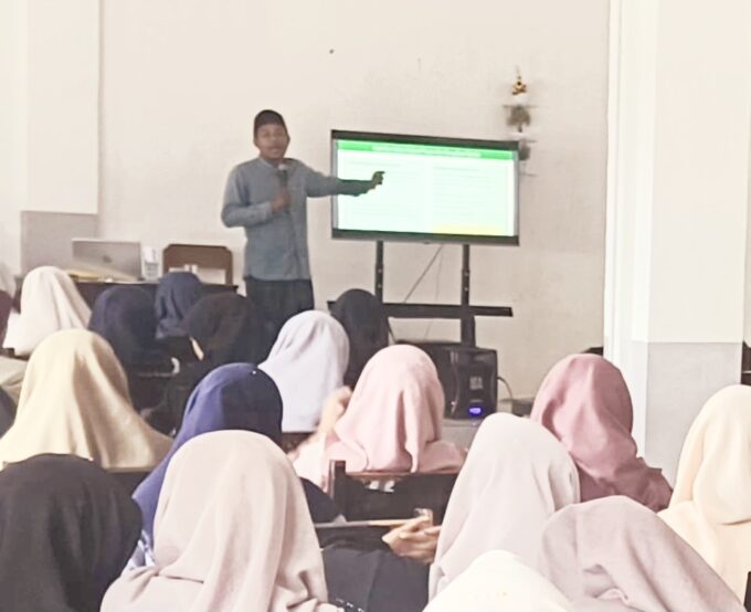 Fathor Rahman: Menggunjing Teman di Grup WhatsApp Membatalkan Pahala Puasa